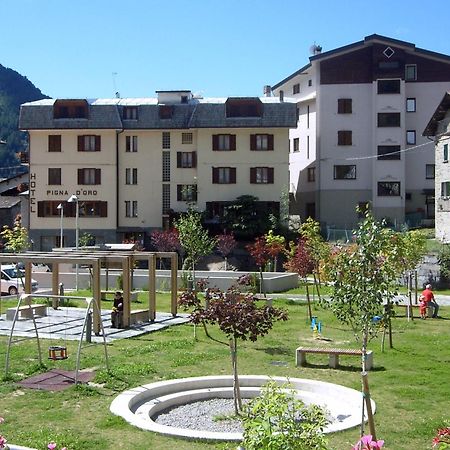 Hotel Pigna D'Oro Chiesa in Valmalenco Luaran gambar