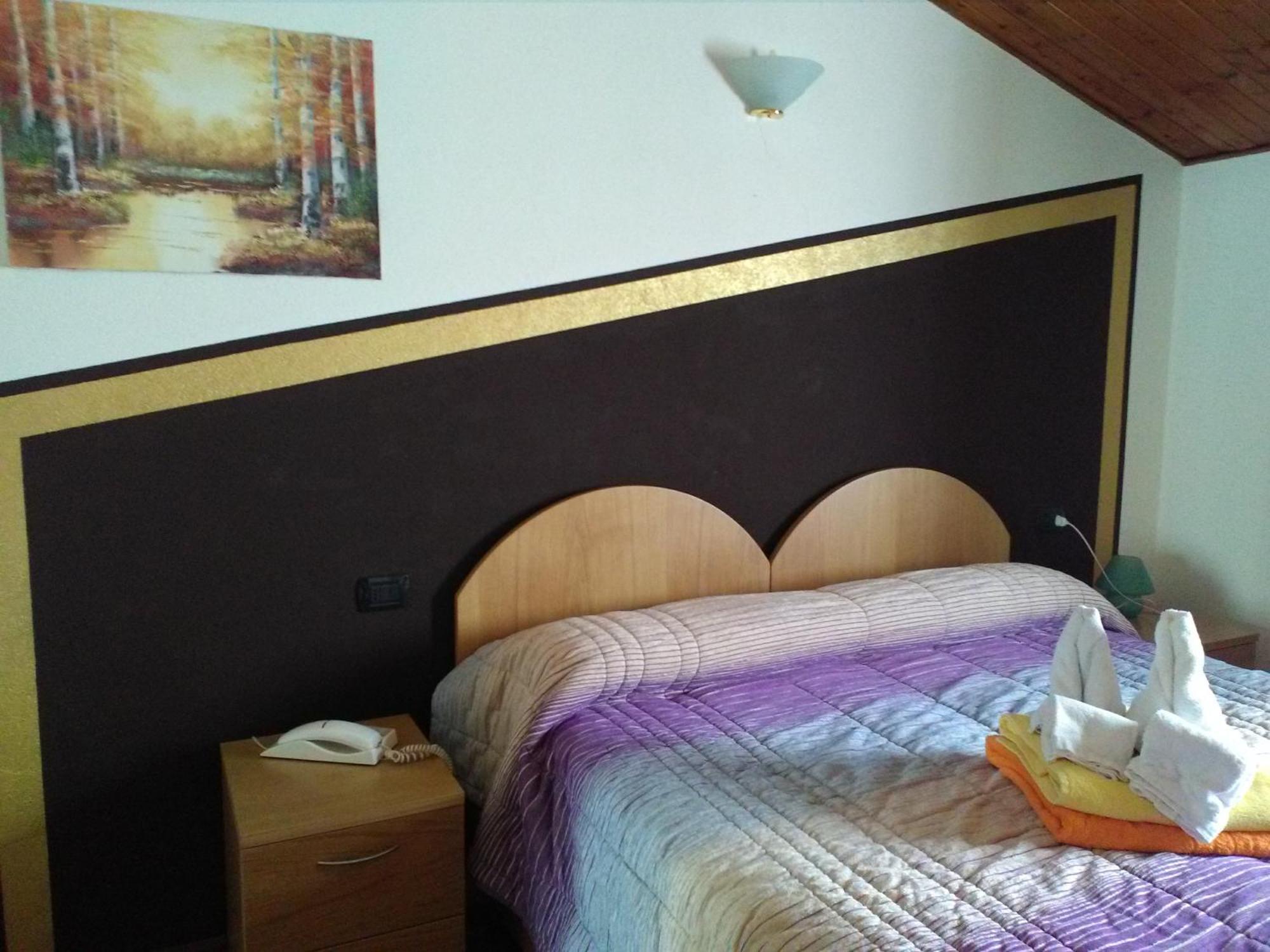 Hotel Pigna D'Oro Chiesa in Valmalenco Luaran gambar