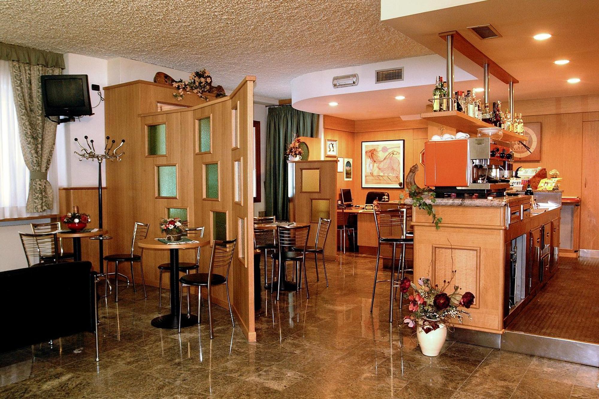Hotel Pigna D'Oro Chiesa in Valmalenco Luaran gambar
